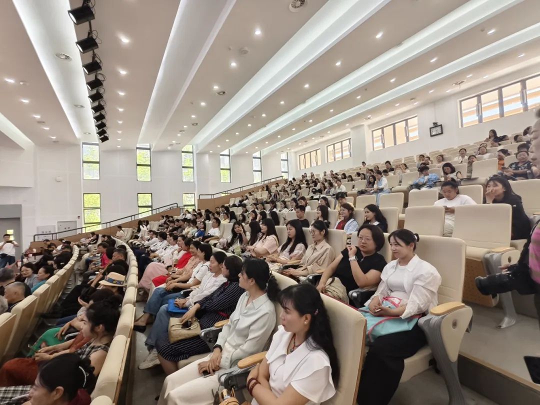 英国beat365官方网站教育系与江夏区实验小学联合助力朗诵艺术与家庭教育活动